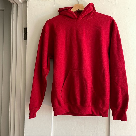 Gildan Tops - Heather Red Hoodie